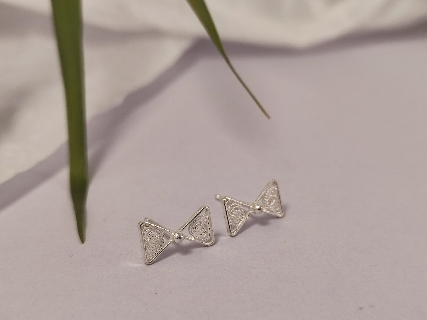 Small Bow Earrings - Pin