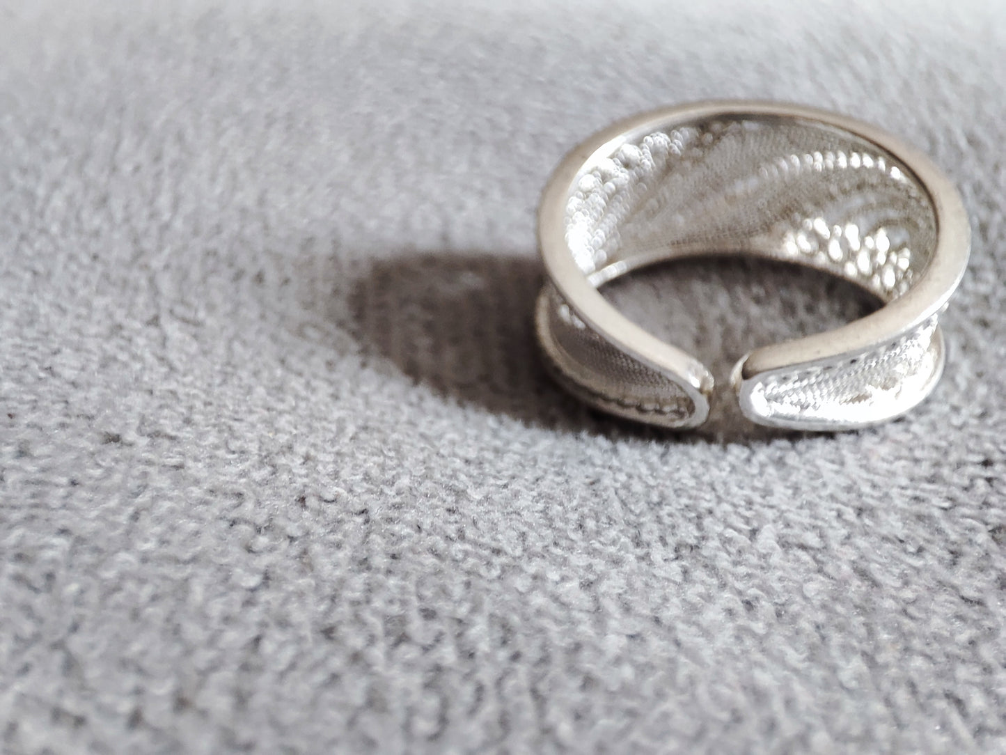 The Floating Leaf Ring retake - Silver 925 Filigree